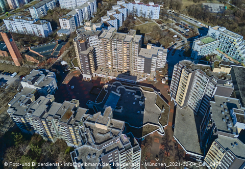04.02.2021 - Marx-Zentrum und Karl-Marx-Ring 52-62 und Studentenwohnheim in Neuperlach