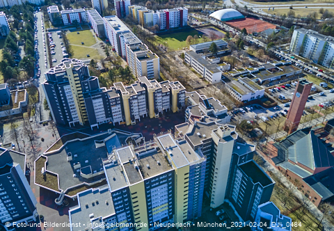 04.02.2021 - Marx-Zentrum und Karl-Marx-Ring 52-62 und Studentenwohnheim in Neuperlach