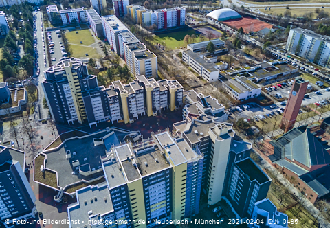 04.02.2021 - Marx-Zentrum und Karl-Marx-Ring 52-62 und Studentenwohnheim in Neuperlach