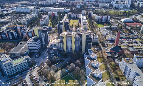 04.02.2021 - Marx-Zentrum und Karl-Marx-Ring 52-62 und Studentenwohnheim in Neuperlach