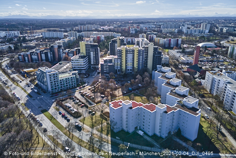 04.02.2021 - Marx-Zentrum und Karl-Marx-Ring 52-62 und Studentenwohnheim in Neuperlach