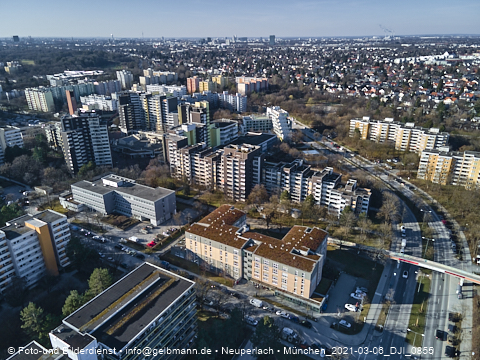 06.03.2021 - Marx-Zentrum und Karl-Marx-Ring 52-62 und Studentenwohnheim in Neuperlach