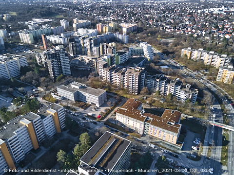 06.03.2021 - Marx-Zentrum und Karl-Marx-Ring 52-62 und Studentenwohnheim in Neuperlach