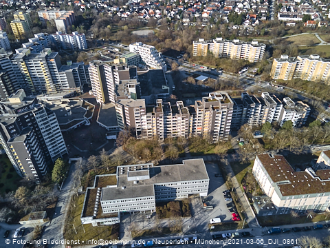 06.03.2021 - Marx-Zentrum und Karl-Marx-Ring 52-62 und Studentenwohnheim in Neuperlach