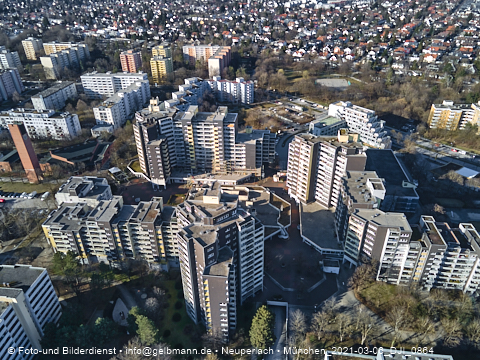 06.03.2021 - Marx-Zentrum und Karl-Marx-Ring 52-62 und Studentenwohnheim in Neuperlach