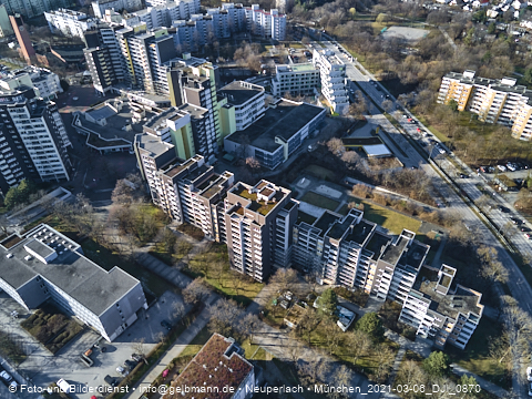 06.03.2021 - Marx-Zentrum und Karl-Marx-Ring 52-62 und Studentenwohnheim in Neuperlach