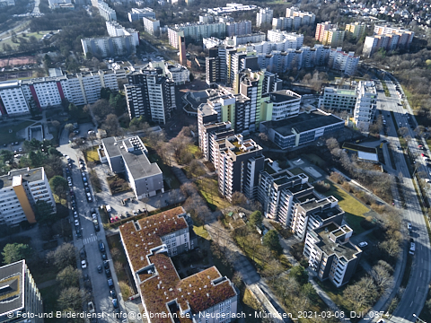 06.03.2021 - Marx-Zentrum und Karl-Marx-Ring 52-62 und Studentenwohnheim in Neuperlach