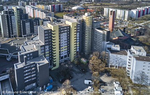 24.03.2021 - Marx-Zentrum und Karl-Marx-Ring 52-62 und Studentenwohnheim in Neuperlach