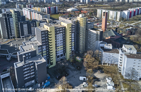 24.03.2021 - Marx-Zentrum und Karl-Marx-Ring 52-62 und Studentenwohnheim in Neuperlach