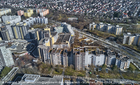 24.03.2021 - Marx-Zentrum und Karl-Marx-Ring 52-62 und Studentenwohnheim in Neuperlach