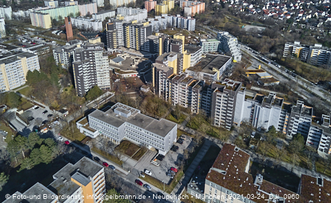 24.03.2021 - Marx-Zentrum und Karl-Marx-Ring 52-62 und Studentenwohnheim in Neuperlach