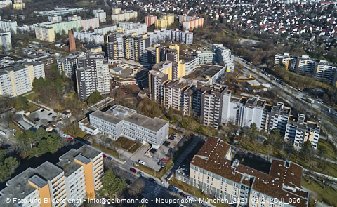 24.03.2021 - Marx-Zentrum und Karl-Marx-Ring 52-62 und Studentenwohnheim in Neuperlach