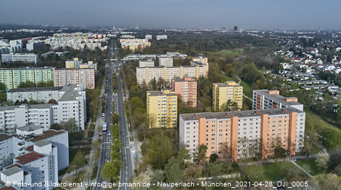 28.04.2021 - Marx-Zentrum und Karl-Marx-Ring 52-62 und Studentenwohnheim in Neuperlach