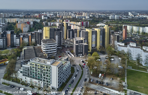 28.04.2021 - Marx-Zentrum und Karl-Marx-Ring 52-62 und Studentenwohnheim in Neuperlach