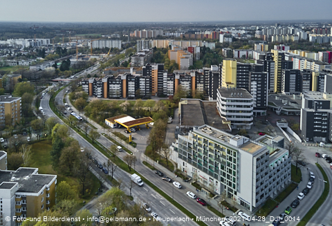 28.04.2021 - Marx-Zentrum und Karl-Marx-Ring 52-62 und Studentenwohnheim in Neuperlach