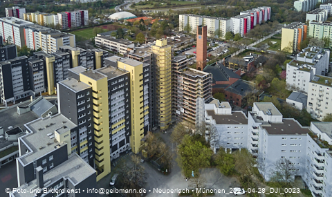 28.04.2021 - Marx-Zentrum und Karl-Marx-Ring 52-62 und Studentenwohnheim in Neuperlach