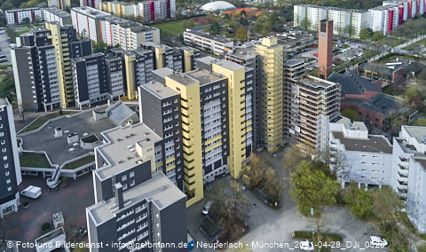 28.04.2021 - Marx-Zentrum und Karl-Marx-Ring 52-62 und Studentenwohnheim in Neuperlach
