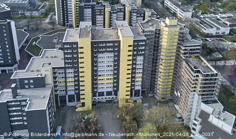 28.04.2021 - Marx-Zentrum und Karl-Marx-Ring 52-62 und Studentenwohnheim in Neuperlach