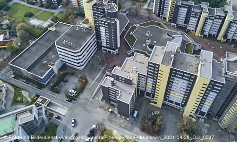 28.04.2021 - Marx-Zentrum und Karl-Marx-Ring 52-62 und Studentenwohnheim in Neuperlach