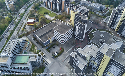 28.04.2021 - Marx-Zentrum und Karl-Marx-Ring 52-62 und Studentenwohnheim in Neuperlach