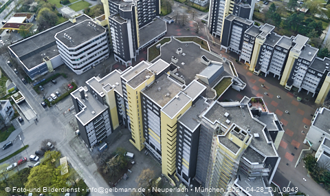 28.04.2021 - Marx-Zentrum und Karl-Marx-Ring 52-62 und Studentenwohnheim in Neuperlach