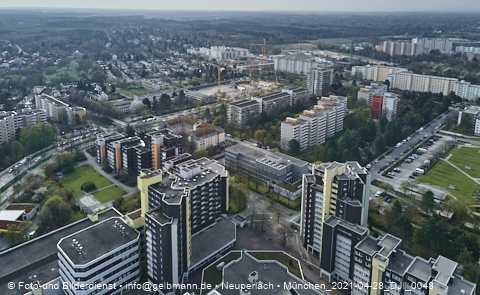 28.04.2021 - Marx-Zentrum und Karl-Marx-Ring 52-62 und Studentenwohnheim in Neuperlach