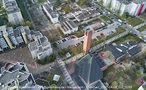 28.04.2021 - Marx-Zentrum und Karl-Marx-Ring 52-62 und Studentenwohnheim in Neuperlach