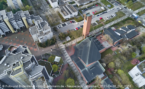 28.04.2021 - Marx-Zentrum und Karl-Marx-Ring 52-62 und Studentenwohnheim in Neuperlach