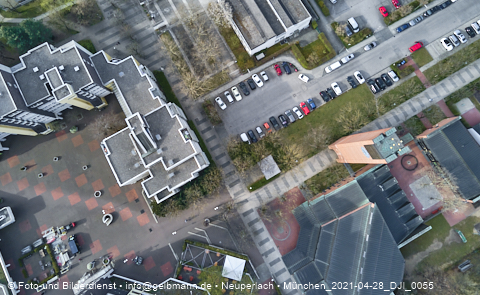 28.04.2021 - Marx-Zentrum und Karl-Marx-Ring 52-62 und Studentenwohnheim in Neuperlach