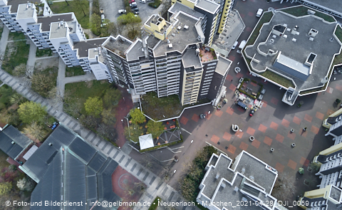 28.04.2021 - Marx-Zentrum und Karl-Marx-Ring 52-62 und Studentenwohnheim in Neuperlach