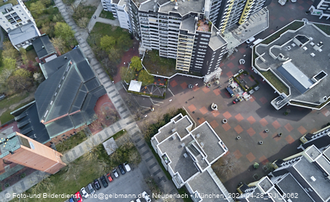 28.04.2021 - Marx-Zentrum und Karl-Marx-Ring 52-62 und Studentenwohnheim in Neuperlach