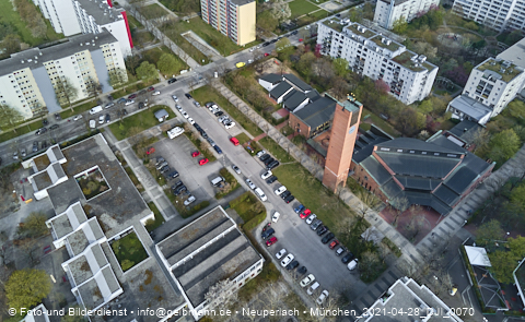 28.04.2021 - Marx-Zentrum und Karl-Marx-Ring 52-62 und Studentenwohnheim in Neuperlach