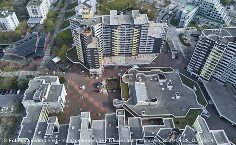 28.04.2021 - Marx-Zentrum und Karl-Marx-Ring 52-62 und Studentenwohnheim in Neuperlach