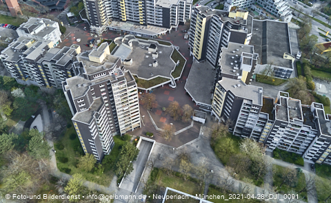 28.04.2021 - Marx-Zentrum und Karl-Marx-Ring 52-62 und Studentenwohnheim in Neuperlach