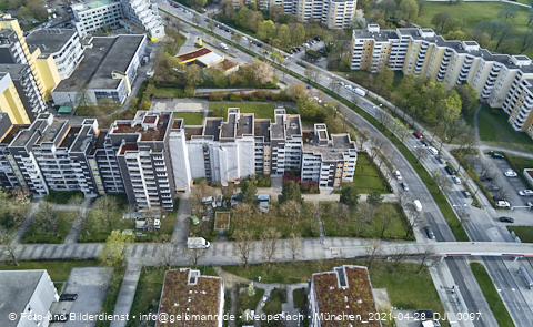 28.04.2021 - Marx-Zentrum und Karl-Marx-Ring 52-62 und Studentenwohnheim in Neuperlach