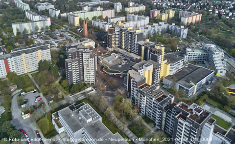 28.04.2021 - Marx-Zentrum und Karl-Marx-Ring 52-62 und Studentenwohnheim in Neuperlach
