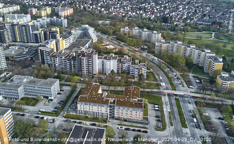28.04.2021 - Marx-Zentrum und Karl-Marx-Ring 52-62 und Studentenwohnheim in Neuperlach
