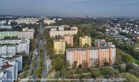 30.04.2021 - Marx-Zentrum und Karl-Marx-Ring 52-62 und Studentenwohnheim in Neuperlach