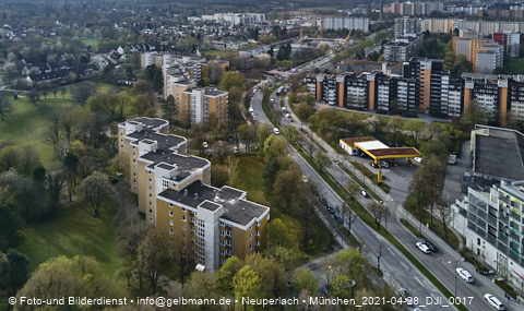 30.04.2021 - Marx-Zentrum und Karl-Marx-Ring 52-62 und Studentenwohnheim in Neuperlach