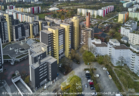 30.04.2021 - Marx-Zentrum und Karl-Marx-Ring 52-62 und Studentenwohnheim in Neuperlach