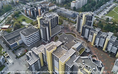30.04.2021 - Marx-Zentrum und Karl-Marx-Ring 52-62 und Studentenwohnheim in Neuperlach