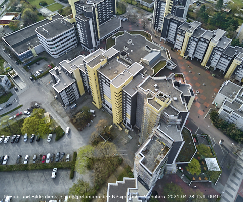30.04.2021 - Marx-Zentrum und Karl-Marx-Ring 52-62 und Studentenwohnheim in Neuperlach