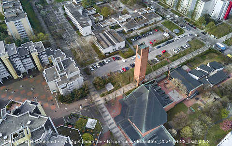 30.04.2021 - Marx-Zentrum und Karl-Marx-Ring 52-62 und Studentenwohnheim in Neuperlach