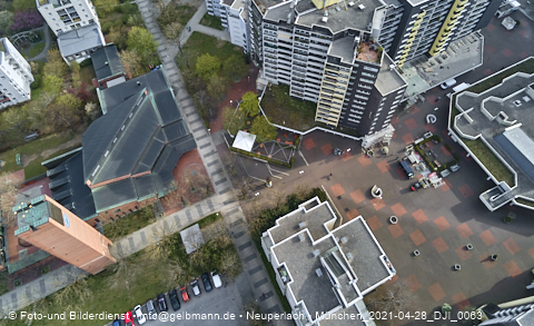 30.04.2021 - Marx-Zentrum und Karl-Marx-Ring 52-62 und Studentenwohnheim in Neuperlach