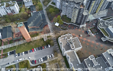 30.04.2021 - Marx-Zentrum und Karl-Marx-Ring 52-62 und Studentenwohnheim in Neuperlach