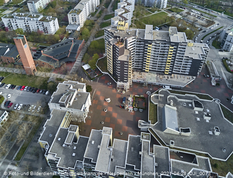 30.04.2021 - Marx-Zentrum und Karl-Marx-Ring 52-62 und Studentenwohnheim in Neuperlach