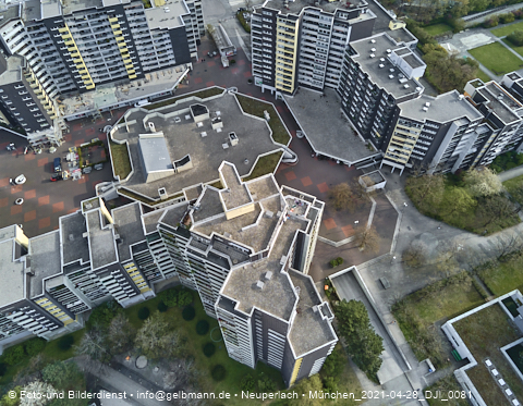 30.04.2021 - Marx-Zentrum und Karl-Marx-Ring 52-62 und Studentenwohnheim in Neuperlach