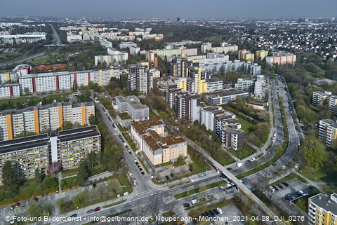 30.04.2021 - Marx-Zentrum und Karl-Marx-Ring 52-62 und Studentenwohnheim in Neuperlach