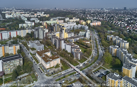 30.04.2021 - Marx-Zentrum und Karl-Marx-Ring 52-62 und Studentenwohnheim in Neuperlach
