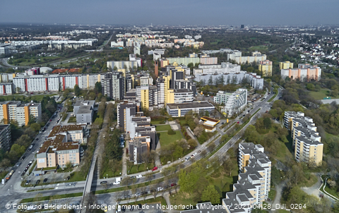 30.04.2021 - Marx-Zentrum und Karl-Marx-Ring 52-62 und Studentenwohnheim in Neuperlach